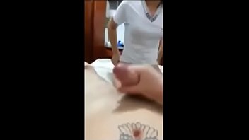 el cogiendo oficin en de bao la Chicas sangrando perdiendo su virginidad youtube