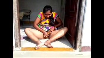desi pakistani sex aunty Gay comparing big feet